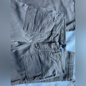 Dark green GAP Stretch capri